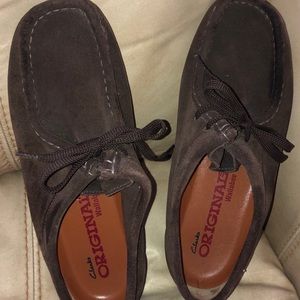 Women’s Clark’s original wallabee Size 9